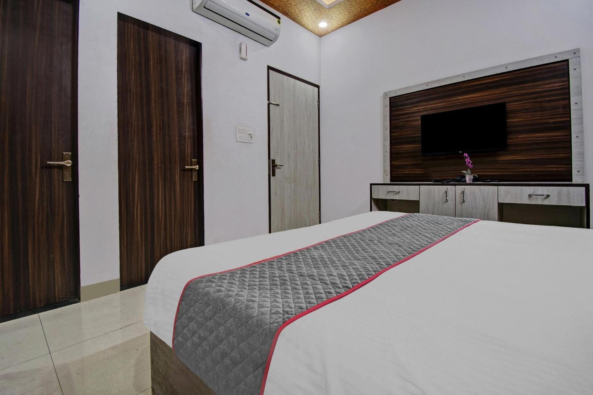 Townhouse The Lotus Hotel Jaipur Exterior photo